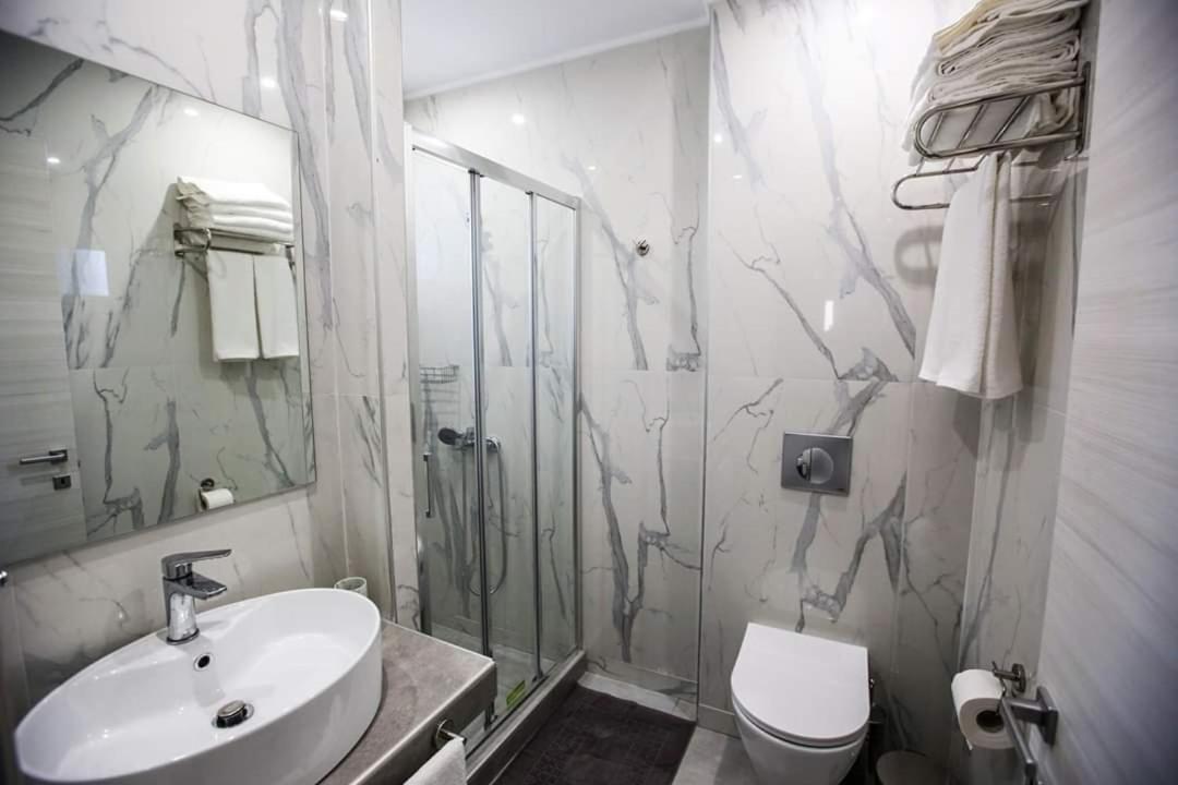 Stella Boutigue Rooms Néa Péramos Dış mekan fotoğraf